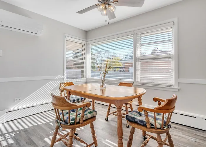 Spacious 2 Bedroom In Niles, Illinois With Office, Full Kitchen And 2 Baths Casa de férias Niles