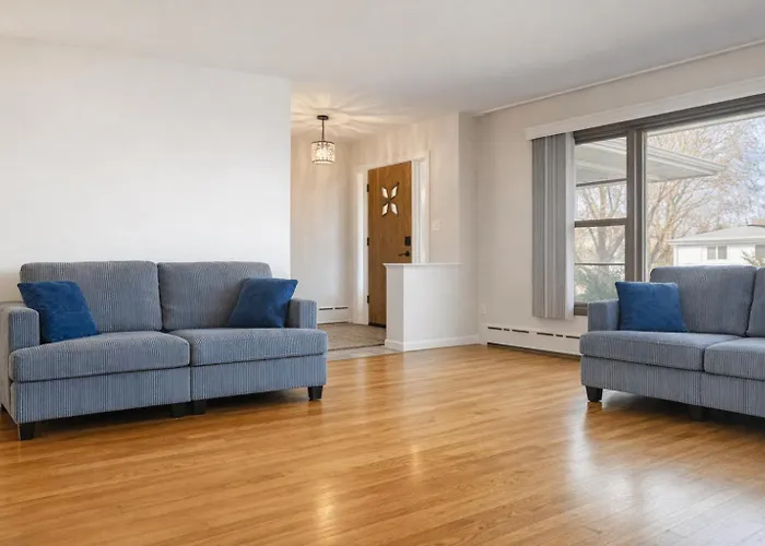 Spacious 2 Bedroom In Niles, Illinois With Office, Full Kitchen And 2 Baths Casa de férias Niles