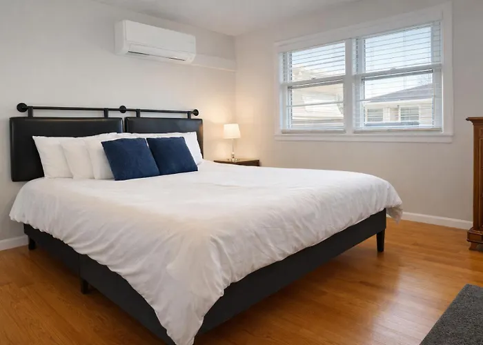 Spacious 2 Bedroom In Niles, Illinois With Office, Full Kitchen And 2 Baths Casa de férias